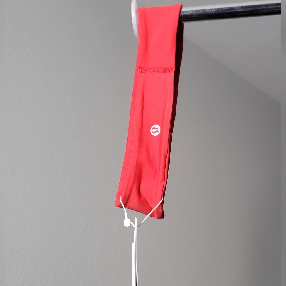 🍋 Lululemon Luxtreme Training Headband *NWT* Red